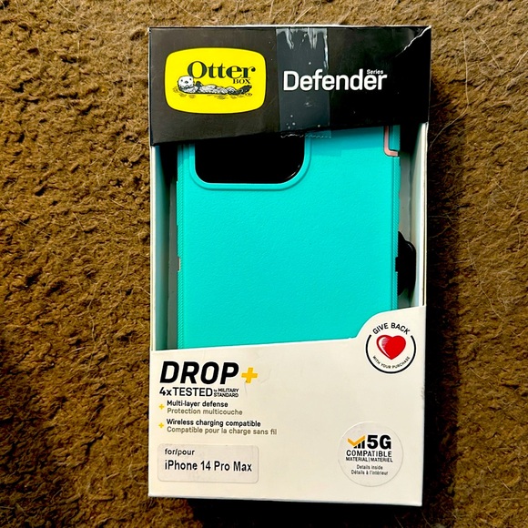 Cell protector for iPhones 15 Pro Max - Picture 1 of 5